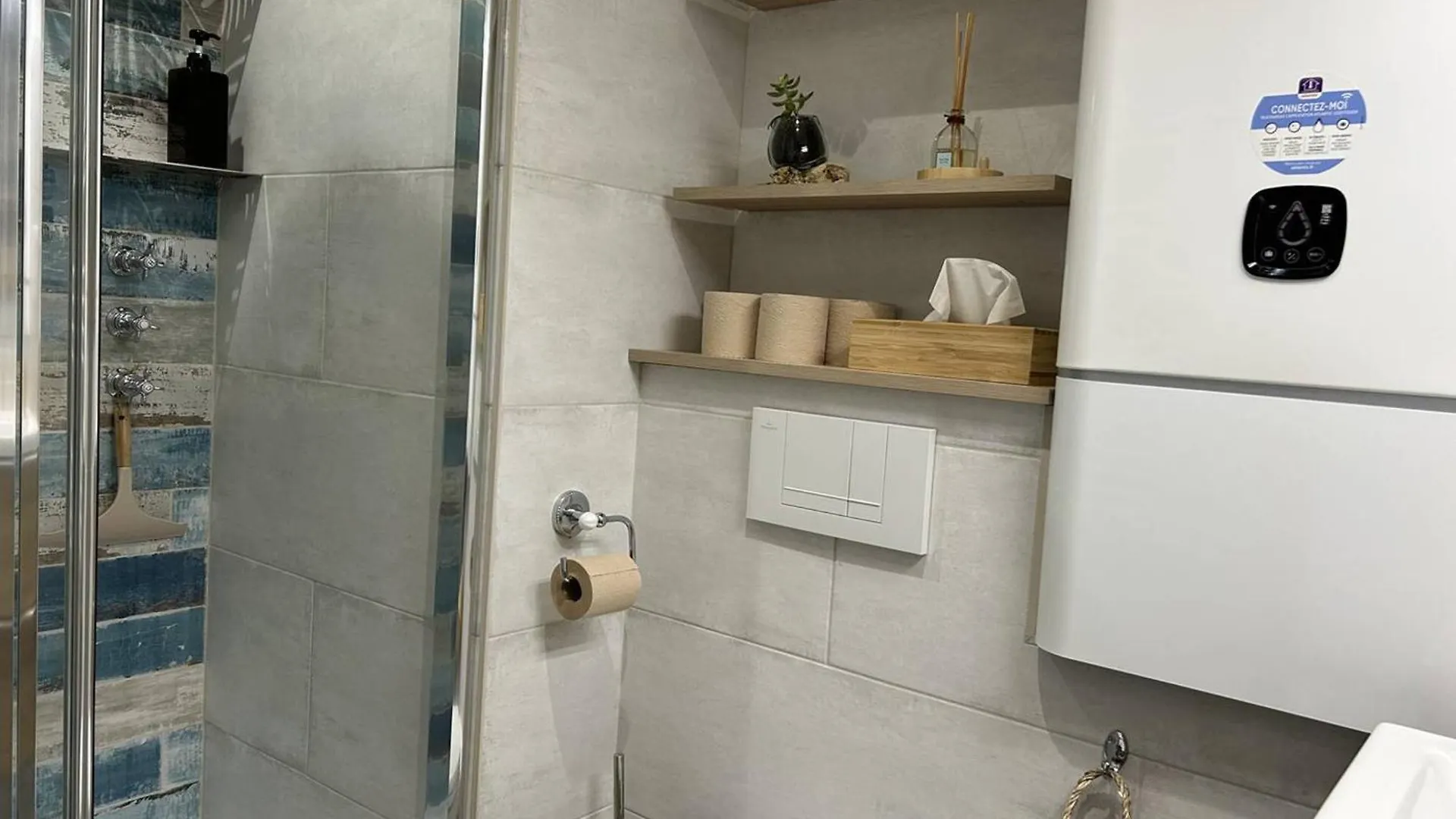 Studio Climatise A 200M De La Plage Avec Balcon, Parking Et Menage Inclus - Bormes-Les-Mimosas - Fr-1-251-836
